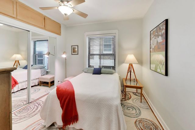 5637 N KENMORE Avenue 3, Chicago, IL 60660