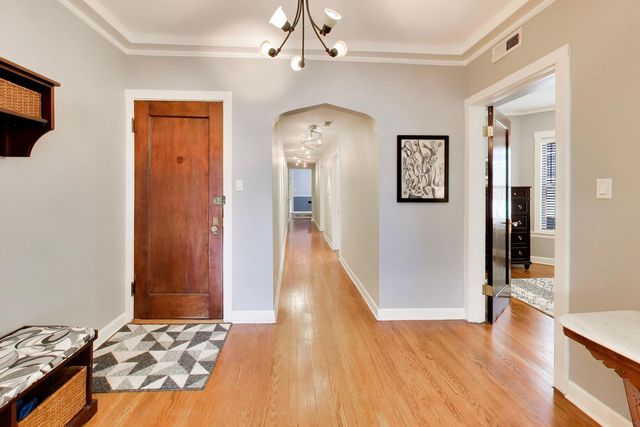 5637 N KENMORE Avenue 3, Chicago, IL 60660