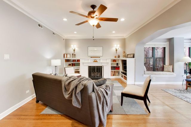 5637 N KENMORE Avenue 3, Chicago, IL 60660