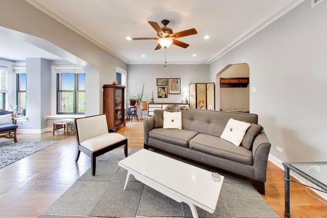 5637 N KENMORE Avenue 3, Chicago, IL 60660