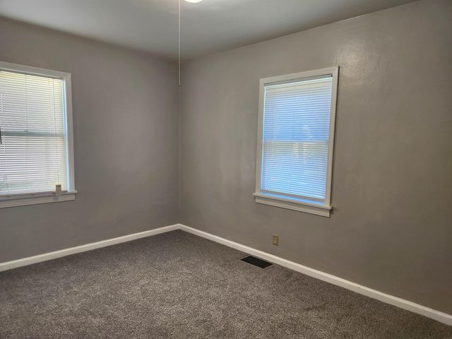 415 Charles Street, Waterloo, IA 50701