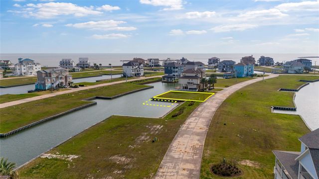 9 Ramrod, Hitchcock, TX 77563