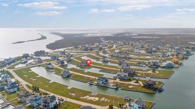 9 Ramrod, Hitchcock, TX 77563