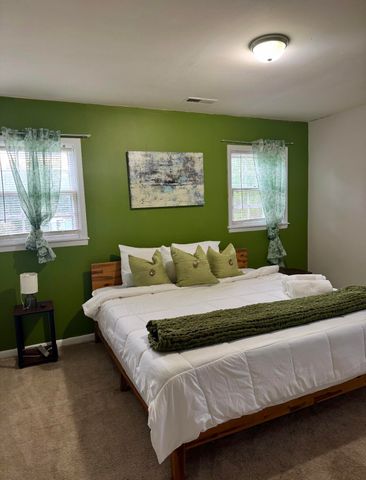 201 Pinewood Drive, Summerville, SC 29483