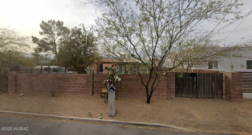 242 E Jacinto Street, Tucson, AZ 85705