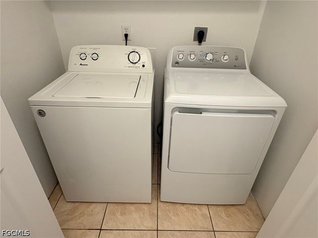 1909 SE Van Loon TER, Cape Coral, FL 33990