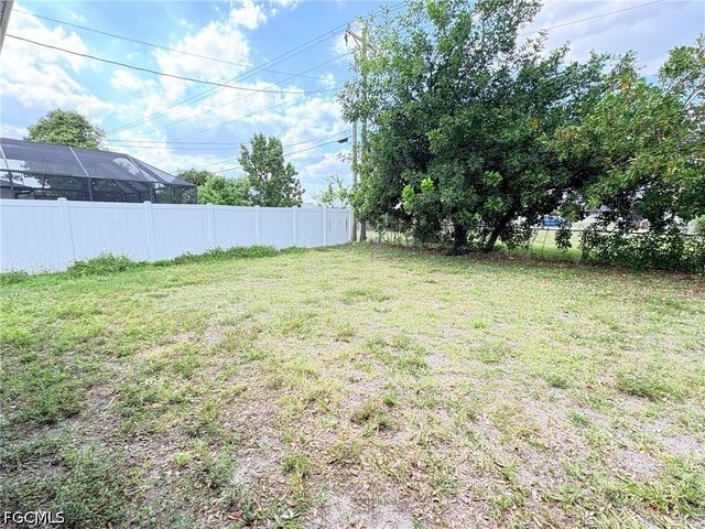 1909 SE Van Loon TER, Cape Coral, FL 33990