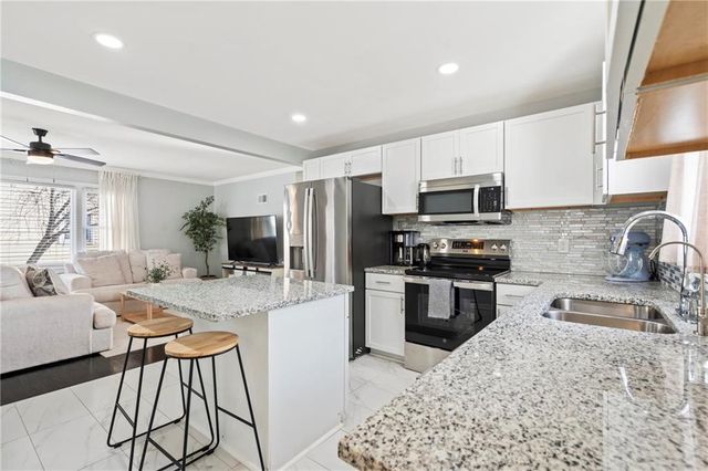 1113 W 25 Terrace S, Independence, MO 64052