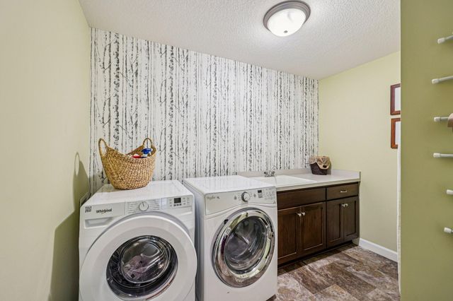 145 Cutacross Road, Golden Valley, MN 55422