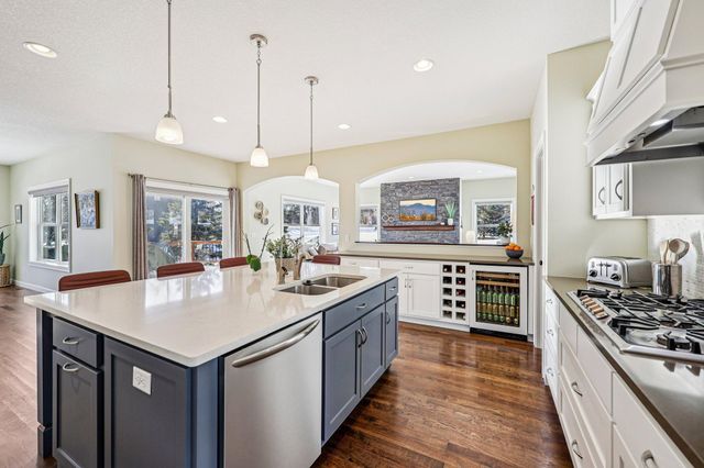 145 Cutacross Road, Golden Valley, MN 55422