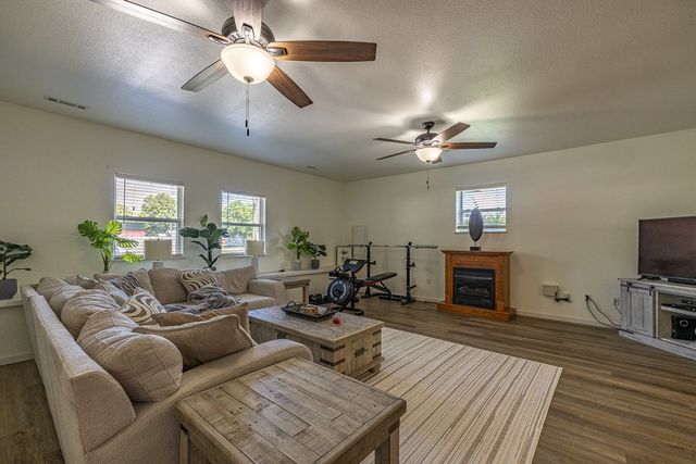 203 S Neal Street, Prairie Grove, AR 72753