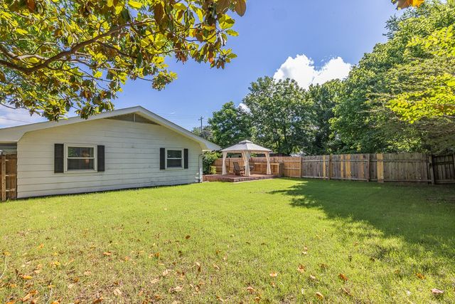 203 S Neal Street, Prairie Grove, AR 72753