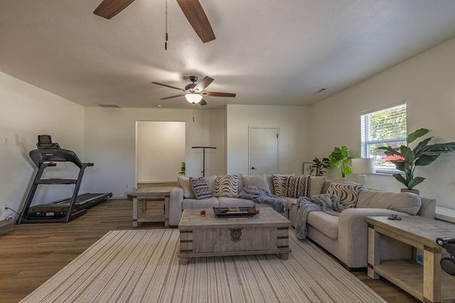 203 S Neal Street, Prairie Grove, AR 72753