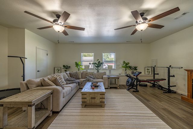 203 S Neal Street, Prairie Grove, AR 72753
