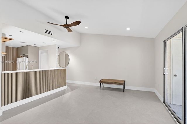 401 SE 10th St B207, Dania Beach, FL 33004