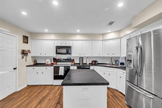 13860 Ventura Road, Willis, TX 77318