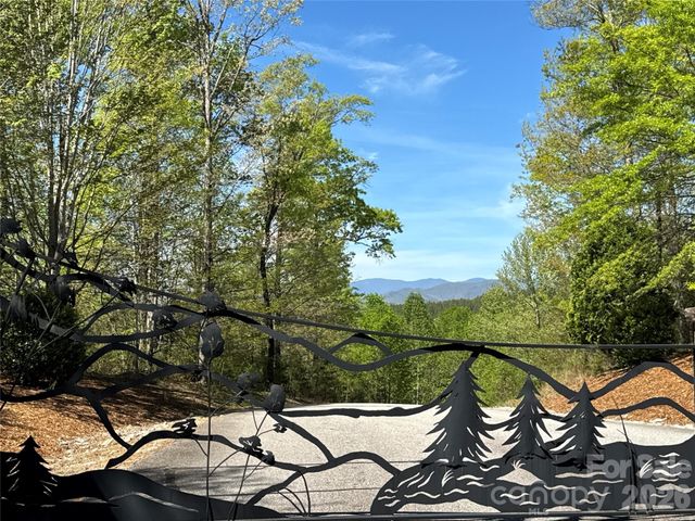 284 Bear Cliff Circle, Nebo, NC 28761