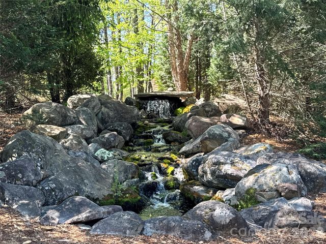 284 Bear Cliff Circle, Nebo, NC 28761