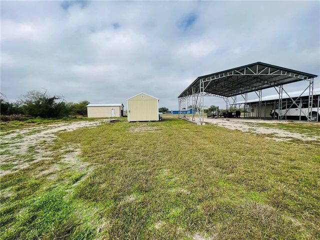 202 County Road 3061, Orange Grove, TX 78372