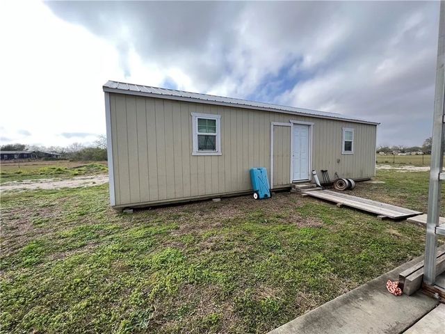 202 County Road 3061, Orange Grove, TX 78372