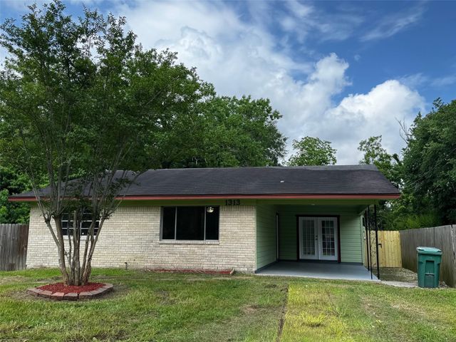 1313 2nd Street, Orange, TX 77630