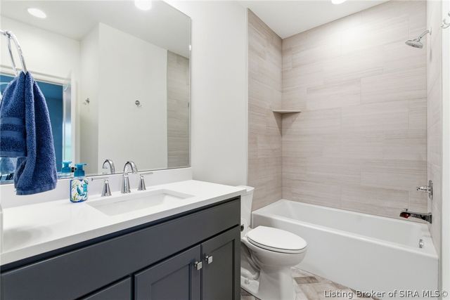 124 Spangler Place, Jeffersonville, IN 47130