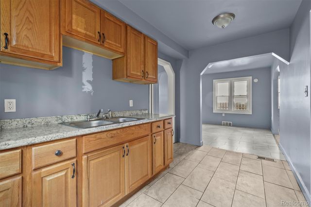 15875 Mansfield Street, Detroit, MI 48227