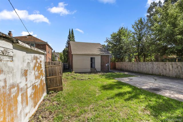 15875 Mansfield Street, Detroit, MI 48227