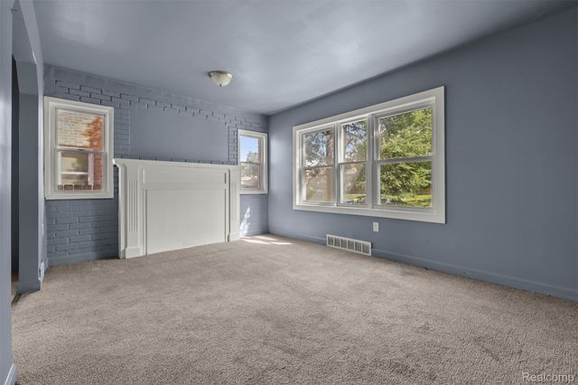 15875 Mansfield Street, Detroit, MI 48227