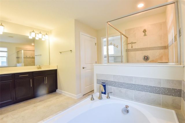 8904 LEADER BOARD LANE, Davenport, FL 33896