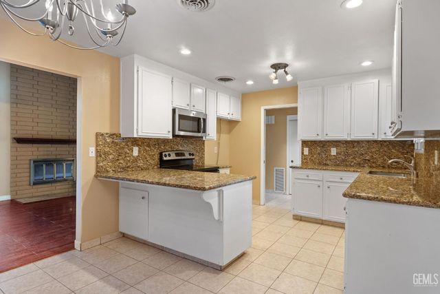 11930 Laver Court, Bakersfield, CA 93306