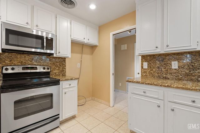 11930 Laver Court, Bakersfield, CA 93306