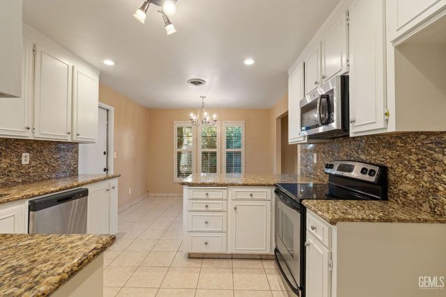 11930 Laver Court, Bakersfield, CA 93306