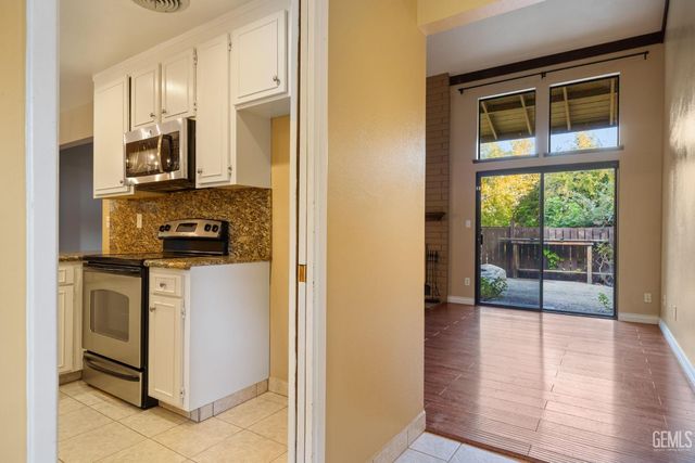 11930 Laver Court, Bakersfield, CA 93306