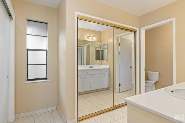 11930 Laver Court, Bakersfield, CA 93306