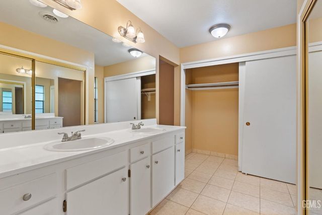 11930 Laver Court, Bakersfield, CA 93306