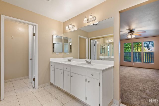 11930 Laver Court, Bakersfield, CA 93306