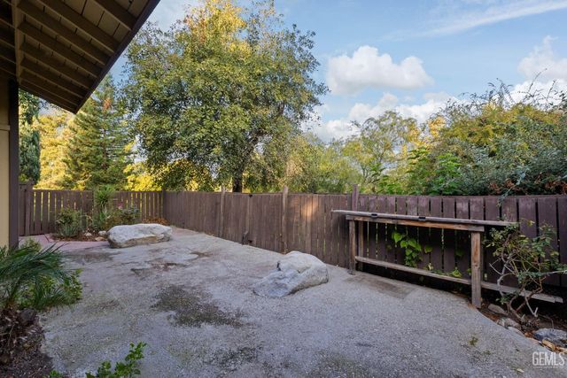 11930 Laver Court, Bakersfield, CA 93306