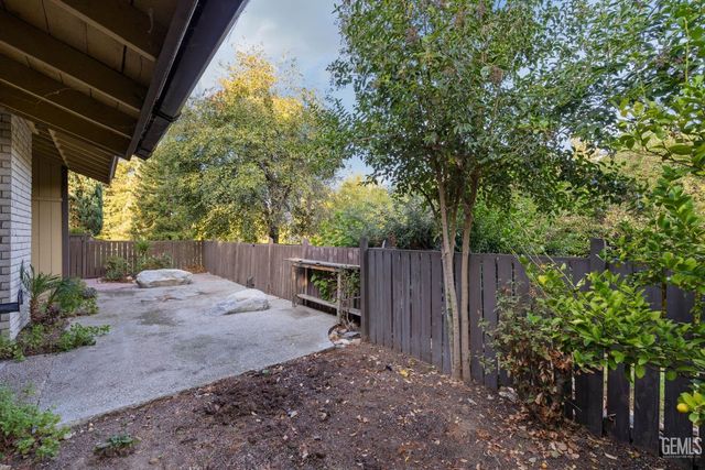 11930 Laver Court, Bakersfield, CA 93306