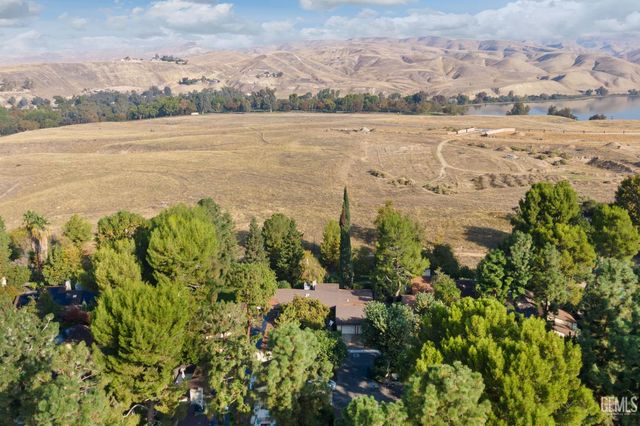 11930 Laver Court, Bakersfield, CA 93306