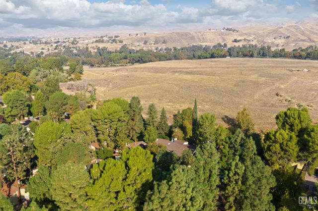 11930 Laver Court, Bakersfield, CA 93306