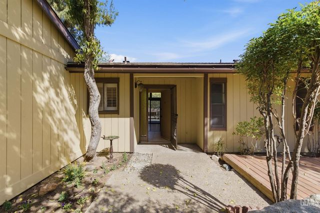 11930 Laver Court, Bakersfield, CA 93306