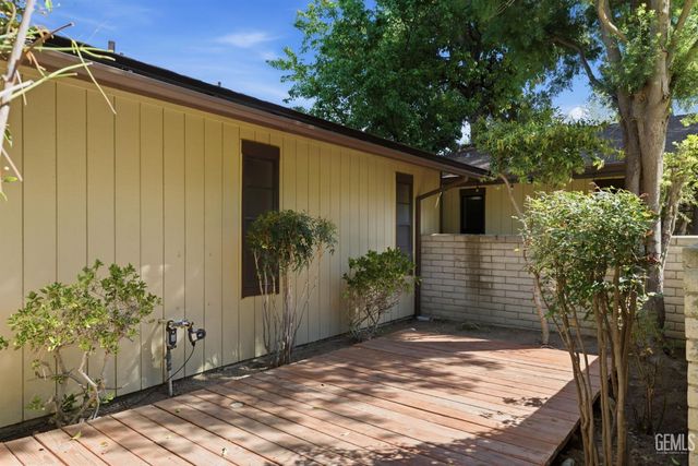 11930 Laver Court, Bakersfield, CA 93306