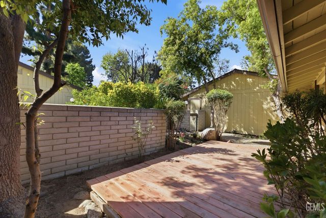 11930 Laver Court, Bakersfield, CA 93306