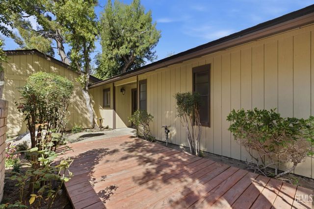 11930 Laver Court, Bakersfield, CA 93306