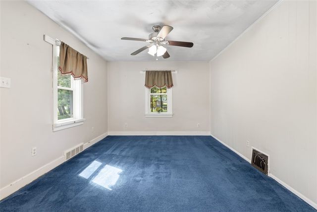 126 Davis Rd, Economy, PA 15143