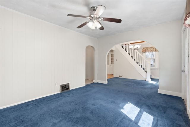 126 Davis Rd, Economy, PA 15143