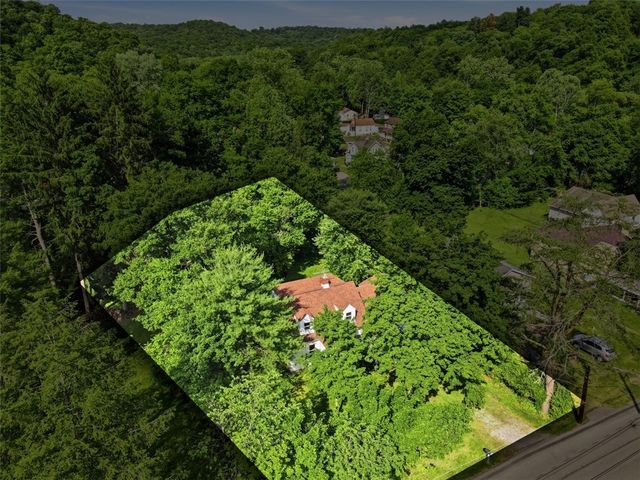 126 Davis Rd, Economy, PA 15143