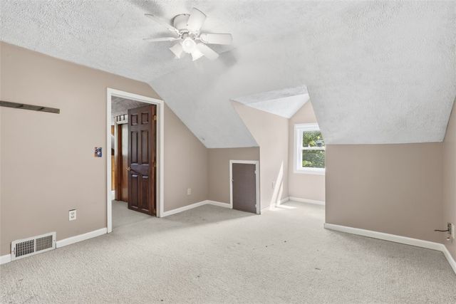 126 Davis Rd, Economy, PA 15143