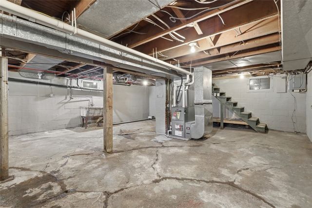 126 Davis Rd, Economy, PA 15143